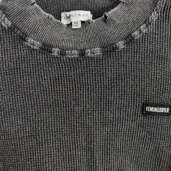 Kendall & Kylie Long Sleeve Waffle Crop Distressed Mock Neck Black Acid Wash XS - Picture 5 of 6